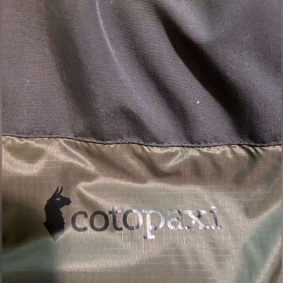 Cotopaxi - Solazo Down Parka - Men’s XL (fits more like a Large) - Gray/Black - Picture 5 of 14